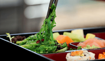 Salad và sushi