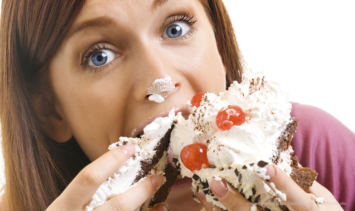 cô gái ăn bánh và làm thế nào để giảm cân tốt hơn