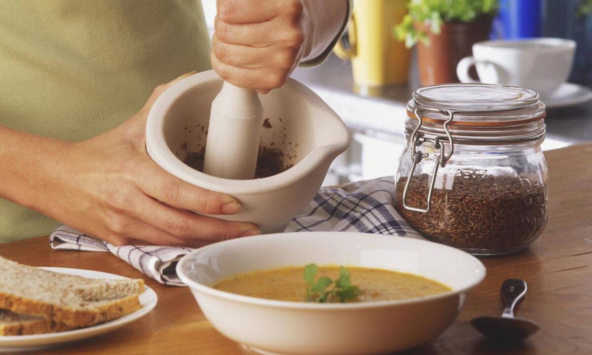 Thêm hạt lanh vào súp để có chức năng tốt cho ruột