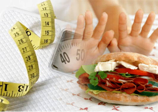 tránh đồ ăn vặt để giảm cân